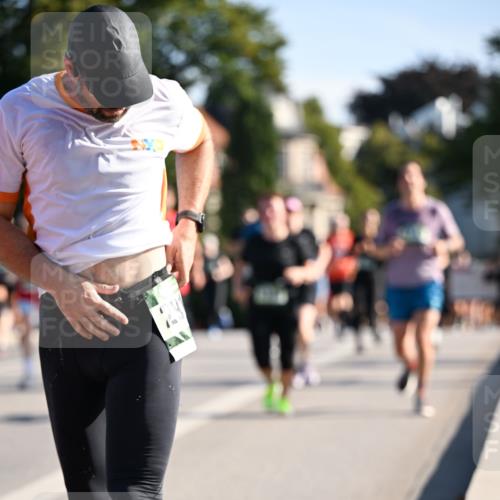 01.09.2024 - BARMER Alsterlauf Dr. Thomas Lammeyer http://msf.ph/oto/6899772 01.09.2024 09:37:27 Laufen  meine-sportfotos.de