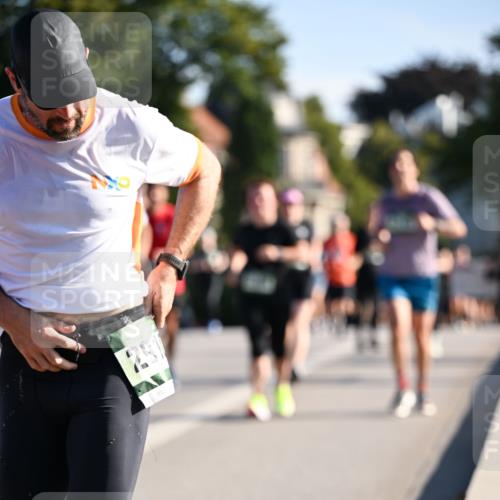 01.09.2024 - BARMER Alsterlauf Dr. Thomas Lammeyer http://msf.ph/oto/6899776 01.09.2024 09:37:27 Laufen 291 meine-sportfotos.de