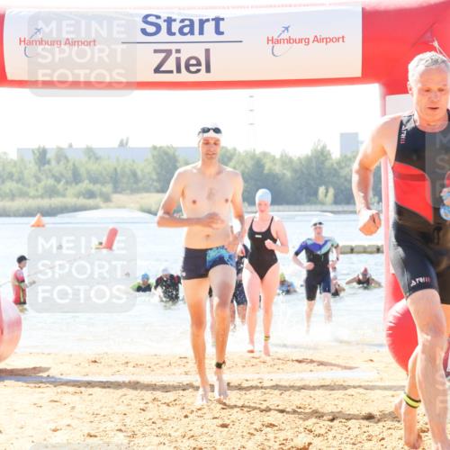 01.09.2024 - 17. Tribühne Triathlon Luisa Fischer http://msf.ph/oto/6899799 01.09.2024 11:48:09 Schwimmen 570, 628, 644, 647, 650, 677 meine-sportfotos.de