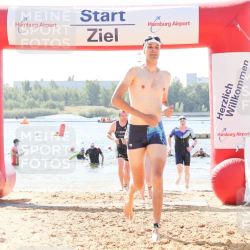 01.09.2024 - 17. Tribühne Triathlon Luisa Fischer http://msf.ph/oto/6899807 01.09.2024 11:48:10 Schwimmen 570, 628, 644, 647, 650, 677 meine-sportfotos.de