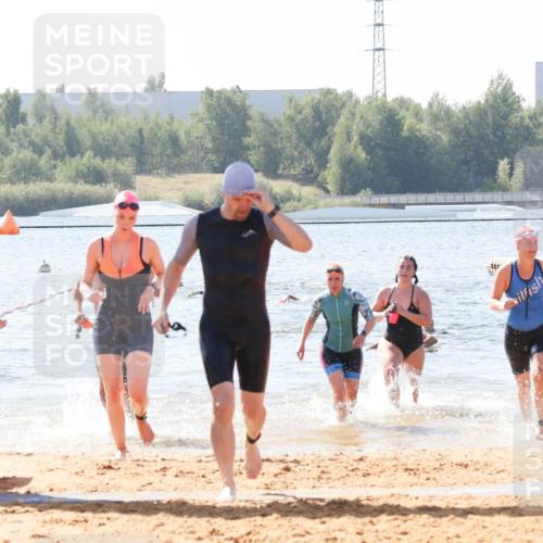 01.09.2024 - 17. Tribühne Triathlon Luisa Fischer http://msf.ph/oto/6899998 01.09.2024 11:48:37 Schwimmen 564, 568, 569, 580, 583, 586, 660, 676, 703, 711 meine-sportfotos.de
