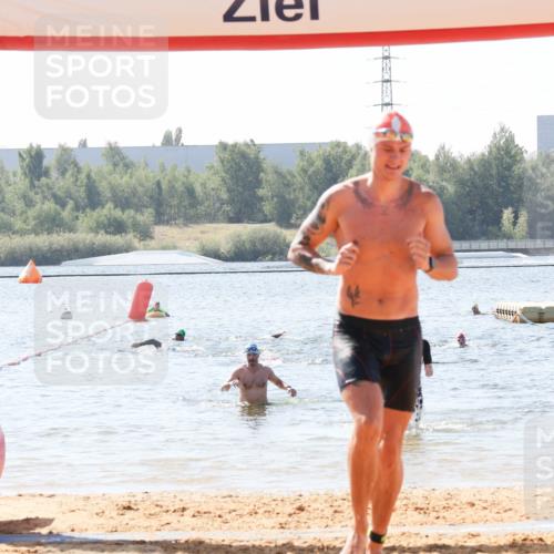01.09.2024 - 17. Tribühne Triathlon Luisa Fischer http://msf.ph/oto/6900089 01.09.2024 11:48:48 Schwimmen 568, 586, 617, 639, 676, 703, 711 meine-sportfotos.de