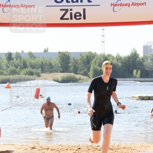 01.09.2024 - 17. Tribühne Triathlon Luisa Fischer http://msf.ph/oto/6900102 01.09.2024 11:48:54 Schwimmen 576, 617, 639, 655 meine-sportfotos.de