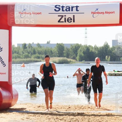 01.09.2024 - 17. Tribühne Triathlon Luisa Fischer http://msf.ph/oto/6900174 01.09.2024 11:49:22 Schwimmen 577, 591, 606, 682 meine-sportfotos.de