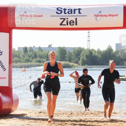 01.09.2024 - 17. Tribühne Triathlon Luisa Fischer http://msf.ph/oto/6900183 01.09.2024 11:49:23 Schwimmen 577, 591, 606, 682 meine-sportfotos.de