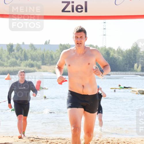 01.09.2024 - 17. Tribühne Triathlon Luisa Fischer http://msf.ph/oto/6900269 01.09.2024 11:49:30 Schwimmen 577, 591, 606, 634, 643, 682 meine-sportfotos.de