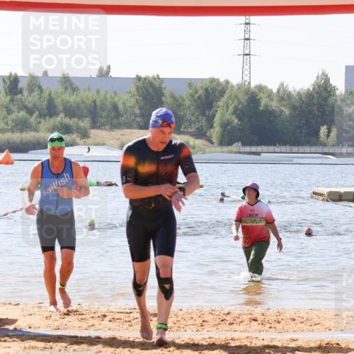01.09.2024 - 17. Tribühne Triathlon Luisa Fischer http://msf.ph/oto/6900386 01.09.2024 11:49:48 Schwimmen 571, 578 meine-sportfotos.de