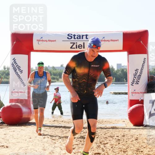 01.09.2024 - 17. Tribühne Triathlon Luisa Fischer http://msf.ph/oto/6900435 01.09.2024 11:49:51 Schwimmen 571, 578 meine-sportfotos.de