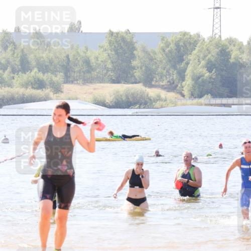 01.09.2024 - 17. Tribühne Triathlon Luisa Fischer http://msf.ph/oto/6900460 01.09.2024 11:50:04 Schwimmen 605, 674 meine-sportfotos.de