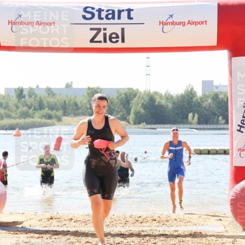 01.09.2024 - 17. Tribühne Triathlon Luisa Fischer http://msf.ph/oto/6900491 01.09.2024 11:50:08 Schwimmen 605, 652, 674, 684 meine-sportfotos.de