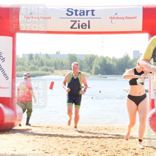 01.09.2024 - 17. Tribühne Triathlon Luisa Fischer http://msf.ph/oto/6900559 01.09.2024 11:50:17 Schwimmen 627, 652, 674, 684 meine-sportfotos.de