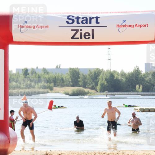 01.09.2024 - 17. Tribühne Triathlon Luisa Fischer http://msf.ph/oto/6900607 01.09.2024 11:50:44 Schwimmen 604, 697, 698 meine-sportfotos.de
