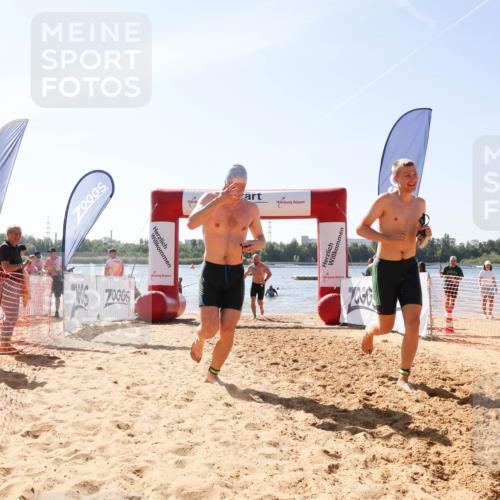 01.09.2024 - 17. Tribühne Triathlon Luisa Fischer http://msf.ph/oto/6900729 01.09.2024 11:50:52 Schwimmen 604, 697, 698, 699 meine-sportfotos.de