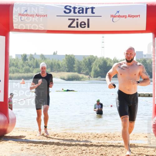 01.09.2024 - 17. Tribühne Triathlon Luisa Fischer http://msf.ph/oto/6900747 01.09.2024 11:50:54 Schwimmen 604, 697, 698, 699 meine-sportfotos.de