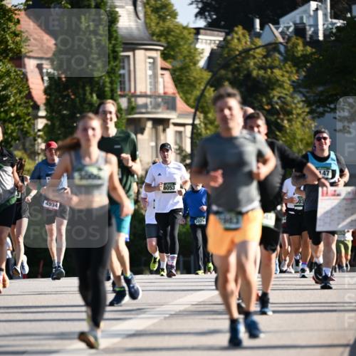 01.09.2024 - BARMER Alsterlauf Dr. Thomas Lammeyer http://msf.ph/oto/6900779 01.09.2024 09:38:15 Laufen 4934, 8053, 2029, 03, 147 meine-sportfotos.de