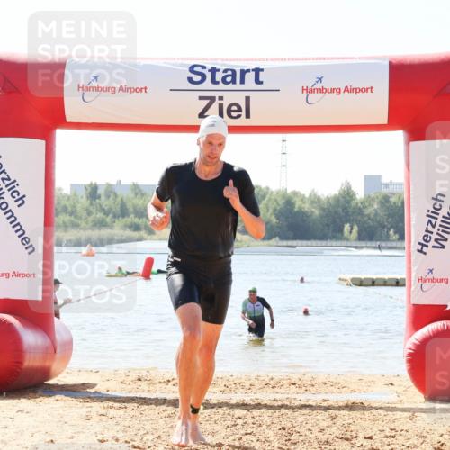01.09.2024 - 17. Tribühne Triathlon Luisa Fischer http://msf.ph/oto/6900788 01.09.2024 11:50:56 Schwimmen 604, 697, 698, 699 meine-sportfotos.de