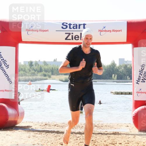 01.09.2024 - 17. Tribühne Triathlon Luisa Fischer http://msf.ph/oto/6900797 01.09.2024 11:50:57 Schwimmen 604, 697, 698, 699 meine-sportfotos.de