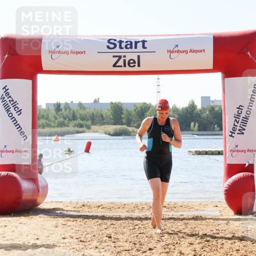 01.09.2024 - 17. Tribühne Triathlon Luisa Fischer http://msf.ph/oto/6900886 01.09.2024 11:51:20 Schwimmen 615 meine-sportfotos.de