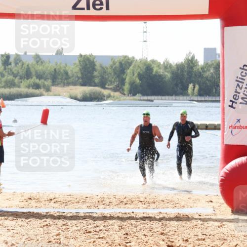 01.09.2024 - 17. Tribühne Triathlon Luisa Fischer http://msf.ph/oto/6901121 01.09.2024 12:06:08 Schwimmen 751, 754 meine-sportfotos.de