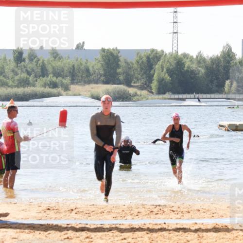01.09.2024 - 17. Tribühne Triathlon Luisa Fischer http://msf.ph/oto/6901321 01.09.2024 12:06:57 Schwimmen 743, 1484 meine-sportfotos.de
