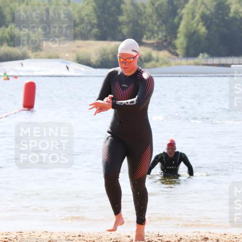 01.09.2024 - 17. Tribühne Triathlon Luisa Fischer http://msf.ph/oto/6901513 01.09.2024 12:07:26 Schwimmen 354 meine-sportfotos.de