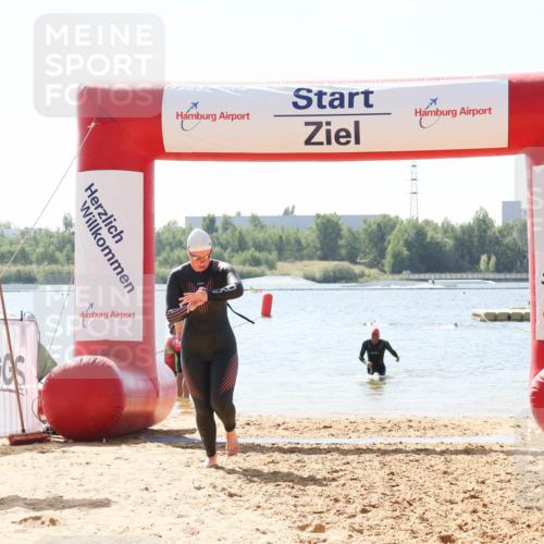 01.09.2024 - 17. Tribühne Triathlon Luisa Fischer http://msf.ph/oto/6901539 01.09.2024 12:07:29 Schwimmen 354, 742 meine-sportfotos.de