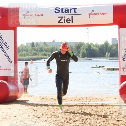 01.09.2024 - 17. Tribühne Triathlon Luisa Fischer http://msf.ph/oto/6901579 01.09.2024 12:07:36 Schwimmen 354, 742 meine-sportfotos.de