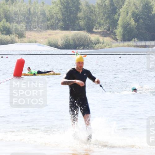 01.09.2024 - 17. Tribühne Triathlon Luisa Fischer http://msf.ph/oto/6901643 01.09.2024 12:08:14 Schwimmen 759, 1094 meine-sportfotos.de