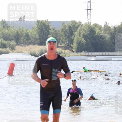 01.09.2024 - 17. Tribühne Triathlon Luisa Fischer http://msf.ph/oto/6901700 01.09.2024 12:08:43 Schwimmen 618, 719, 877 meine-sportfotos.de