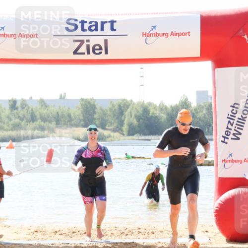 01.09.2024 - 17. Tribühne Triathlon Luisa Fischer http://msf.ph/oto/6901739 01.09.2024 12:08:51 Schwimmen 618, 719, 877 meine-sportfotos.de