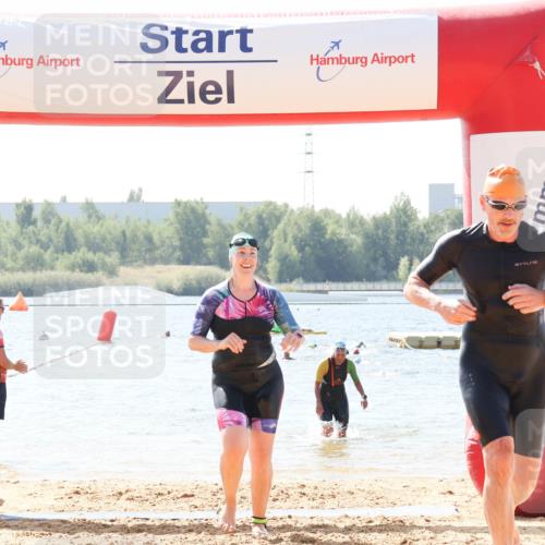 01.09.2024 - 17. Tribühne Triathlon Luisa Fischer http://msf.ph/oto/6901756 01.09.2024 12:08:52 Schwimmen 618, 719, 760, 877 meine-sportfotos.de