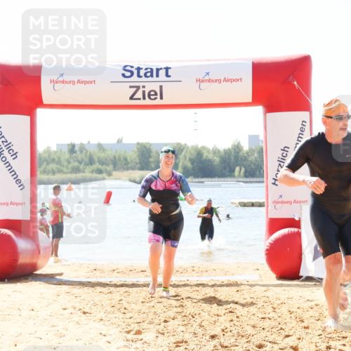 01.09.2024 - 17. Tribühne Triathlon Luisa Fischer http://msf.ph/oto/6901763 01.09.2024 12:08:52 Schwimmen 618, 719, 760, 877 meine-sportfotos.de
