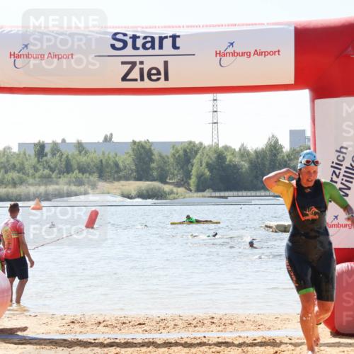 01.09.2024 - 17. Tribühne Triathlon Luisa Fischer http://msf.ph/oto/6901802 01.09.2024 12:09:01 Schwimmen 618, 760 meine-sportfotos.de