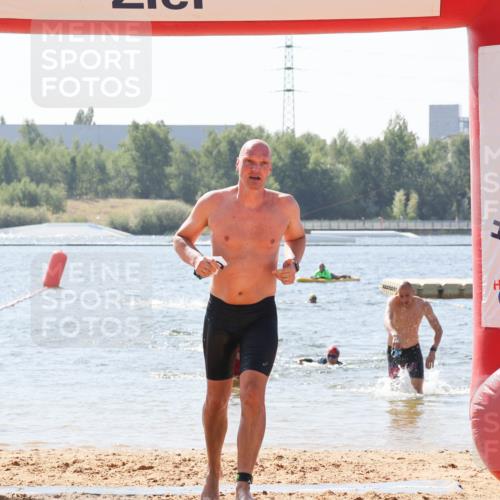 01.09.2024 - 17. Tribühne Triathlon Luisa Fischer http://msf.ph/oto/6901843 01.09.2024 12:09:25 Schwimmen 716, 746, 1498 meine-sportfotos.de