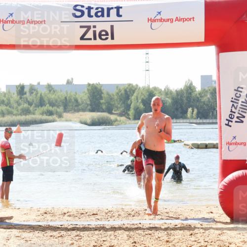 01.09.2024 - 17. Tribühne Triathlon Luisa Fischer http://msf.ph/oto/6901896 01.09.2024 12:09:30 Schwimmen 716, 746, 1498 meine-sportfotos.de