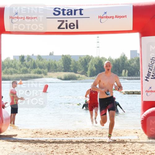 01.09.2024 - 17. Tribühne Triathlon Luisa Fischer http://msf.ph/oto/6901904 01.09.2024 12:09:30 Schwimmen 716, 746, 1498 meine-sportfotos.de