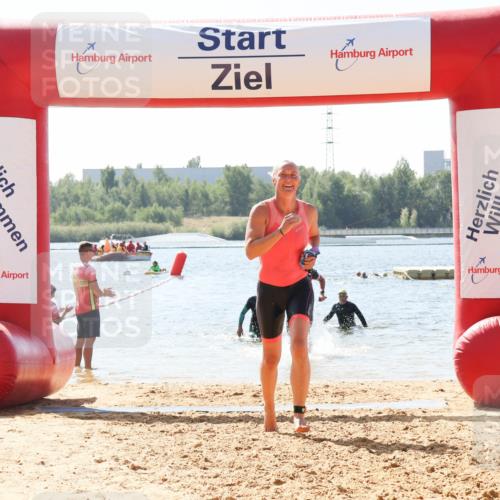 01.09.2024 - 17. Tribühne Triathlon Luisa Fischer http://msf.ph/oto/6902041 01.09.2024 12:10:09 Schwimmen 727, 738, 757 meine-sportfotos.de