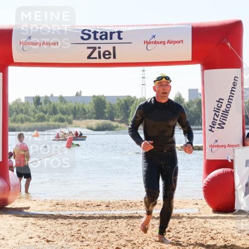 01.09.2024 - 17. Tribühne Triathlon Luisa Fischer http://msf.ph/oto/6902179 01.09.2024 12:10:22 Schwimmen 727, 755, 757 meine-sportfotos.de