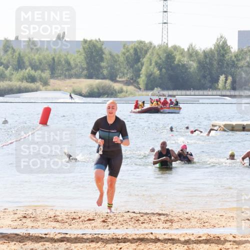 01.09.2024 - 17. Tribühne Triathlon Luisa Fischer http://msf.ph/oto/6902205 01.09.2024 12:11:00 Schwimmen 736 meine-sportfotos.de