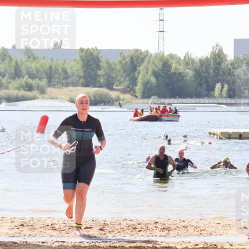 01.09.2024 - 17. Tribühne Triathlon Luisa Fischer http://msf.ph/oto/6902222 01.09.2024 12:11:02 Schwimmen 736 meine-sportfotos.de