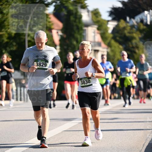01.09.2024 - BARMER Alsterlauf Dr. Thomas Lammeyer http://msf.ph/oto/6902701 01.09.2024 09:39:33 Laufen 3829, 3830 meine-sportfotos.de