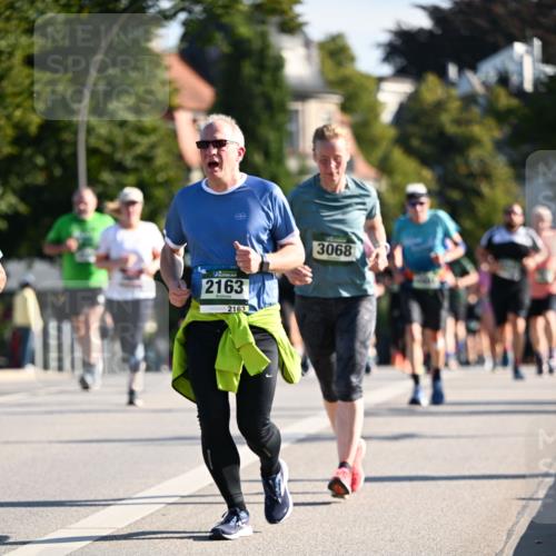 01.09.2024 - BARMER Alsterlauf Dr. Thomas Lammeyer http://msf.ph/oto/6902928 01.09.2024 09:39:40 Laufen 2163, 2163, 3068 meine-sportfotos.de
