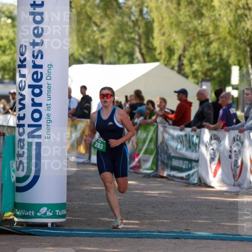 01.09.2024 - 17. Tribühne Triathlon Michael Strokosch http://msf.ph/oto/6903664 01.09.2024 11:04:07 Ziel 283 meine-sportfotos.de
