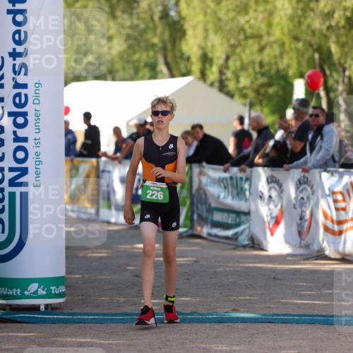 01.09.2024 - 17. Tribühne Triathlon Michael Strokosch http://msf.ph/oto/6904448 01.09.2024 11:05:37 Ziel 151, 187, 225, 226 meine-sportfotos.de