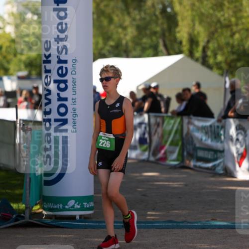 01.09.2024 - 17. Tribühne Triathlon Michael Strokosch http://msf.ph/oto/6904467 01.09.2024 11:05:38 Ziel 187, 225, 226 meine-sportfotos.de