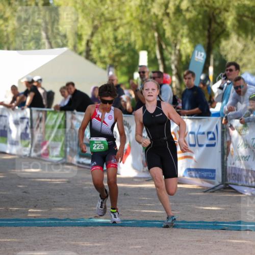 01.09.2024 - 17. Tribühne Triathlon Michael Strokosch http://msf.ph/oto/6904508 01.09.2024 11:05:44 Ziel 187, 225 meine-sportfotos.de
