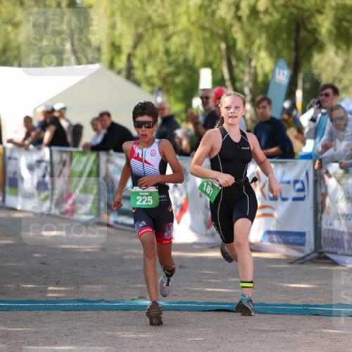 01.09.2024 - 17. Tribühne Triathlon Michael Strokosch http://msf.ph/oto/6904517 01.09.2024 11:05:44 Ziel 187, 225 meine-sportfotos.de