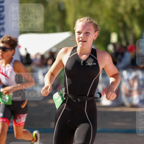 01.09.2024 - 17. Tribühne Triathlon Michael Strokosch http://msf.ph/oto/6904547 01.09.2024 11:05:45 Ziel 174, 187, 225 meine-sportfotos.de