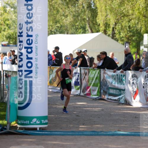 01.09.2024 - 17. Tribühne Triathlon Michael Strokosch http://msf.ph/oto/6904550 01.09.2024 11:05:49 Ziel 174 meine-sportfotos.de