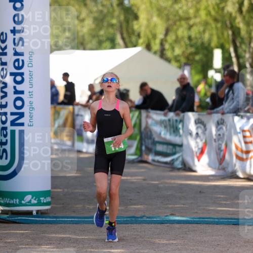 01.09.2024 - 17. Tribühne Triathlon Michael Strokosch http://msf.ph/oto/6904602 01.09.2024 11:05:52 Ziel 160, 174, 300 meine-sportfotos.de